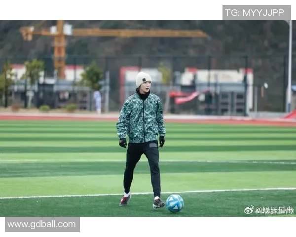 鹿晗与足球明星的精彩对决视频引发热议球迷热情高涨 鹿晗与足球明星的精彩对决视频引发热议球迷热情高涨