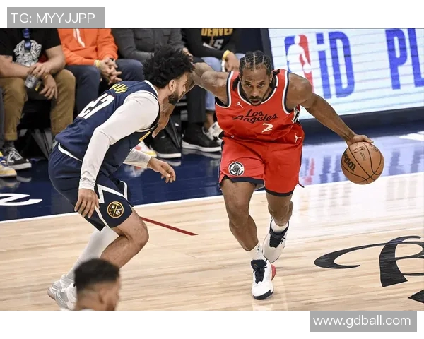 健身明星与篮球明星的完美结合探索运动魅力与健康生活的双重追求